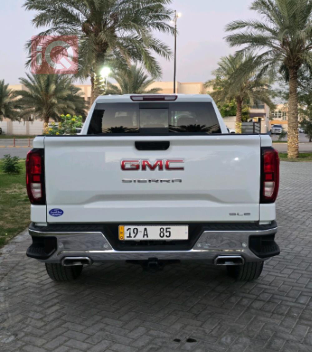 GMC Sierra